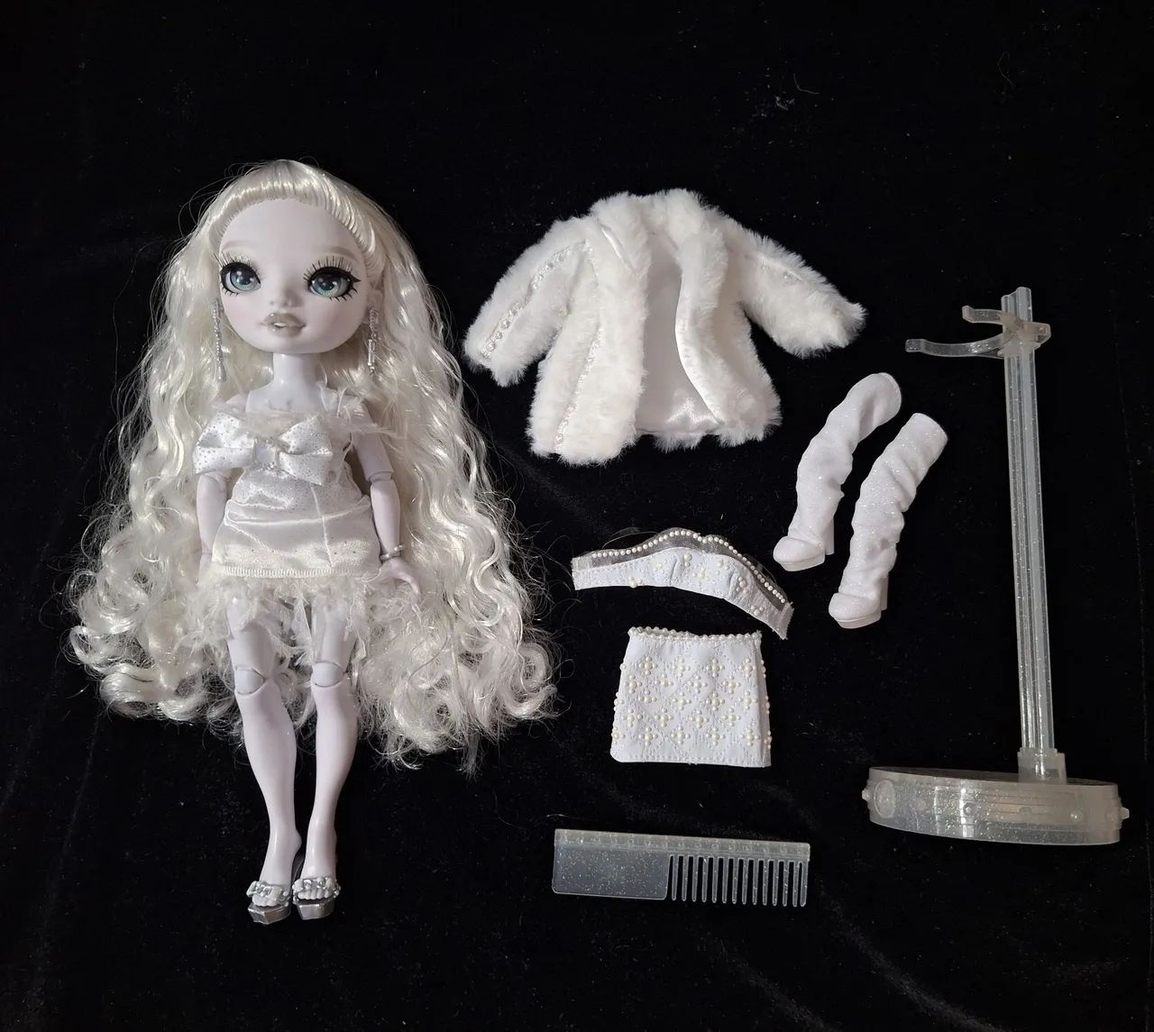 Boneca Boneca Rainbow High Shadow Natasha Zima