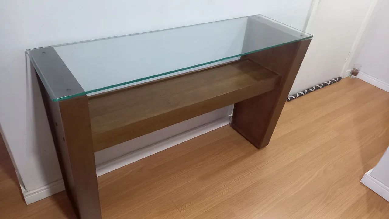 Aparador em Madeira com tampo em vidro - Foto 5