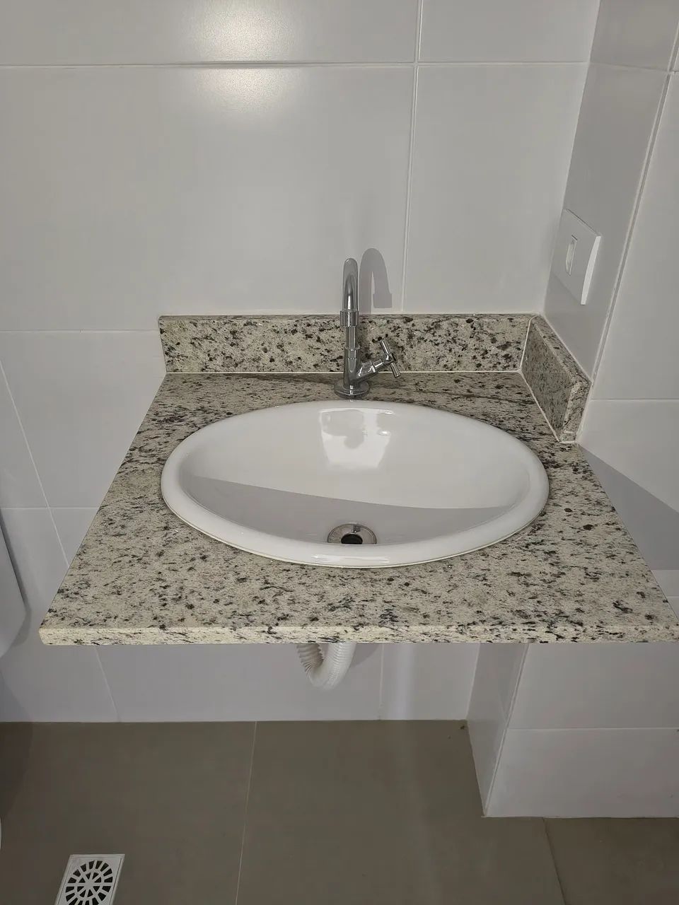 Pia de banheiro completa