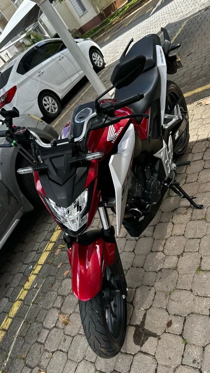 CB300 2026