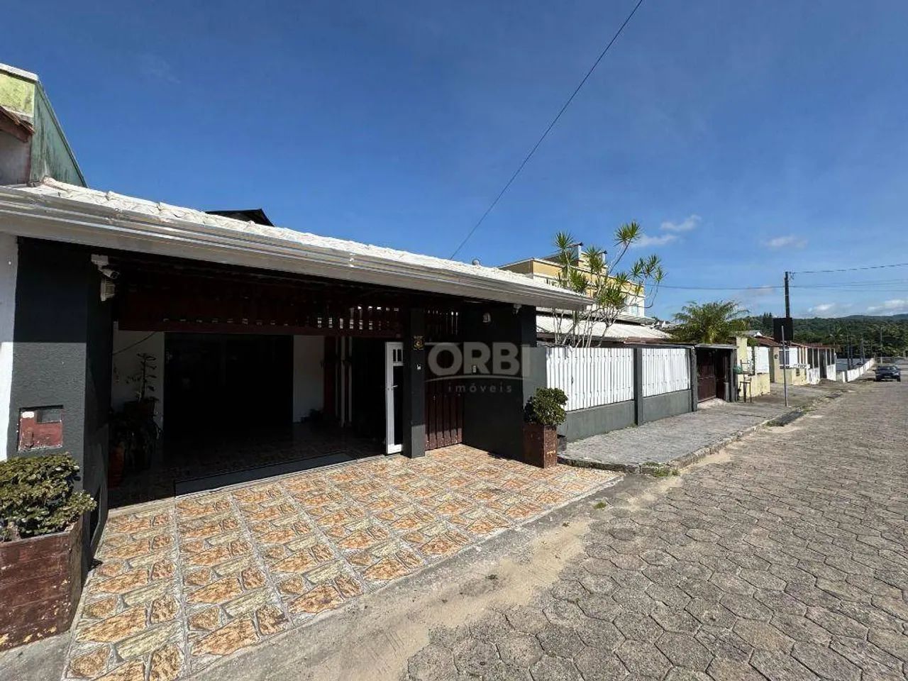 CASA A VENDA