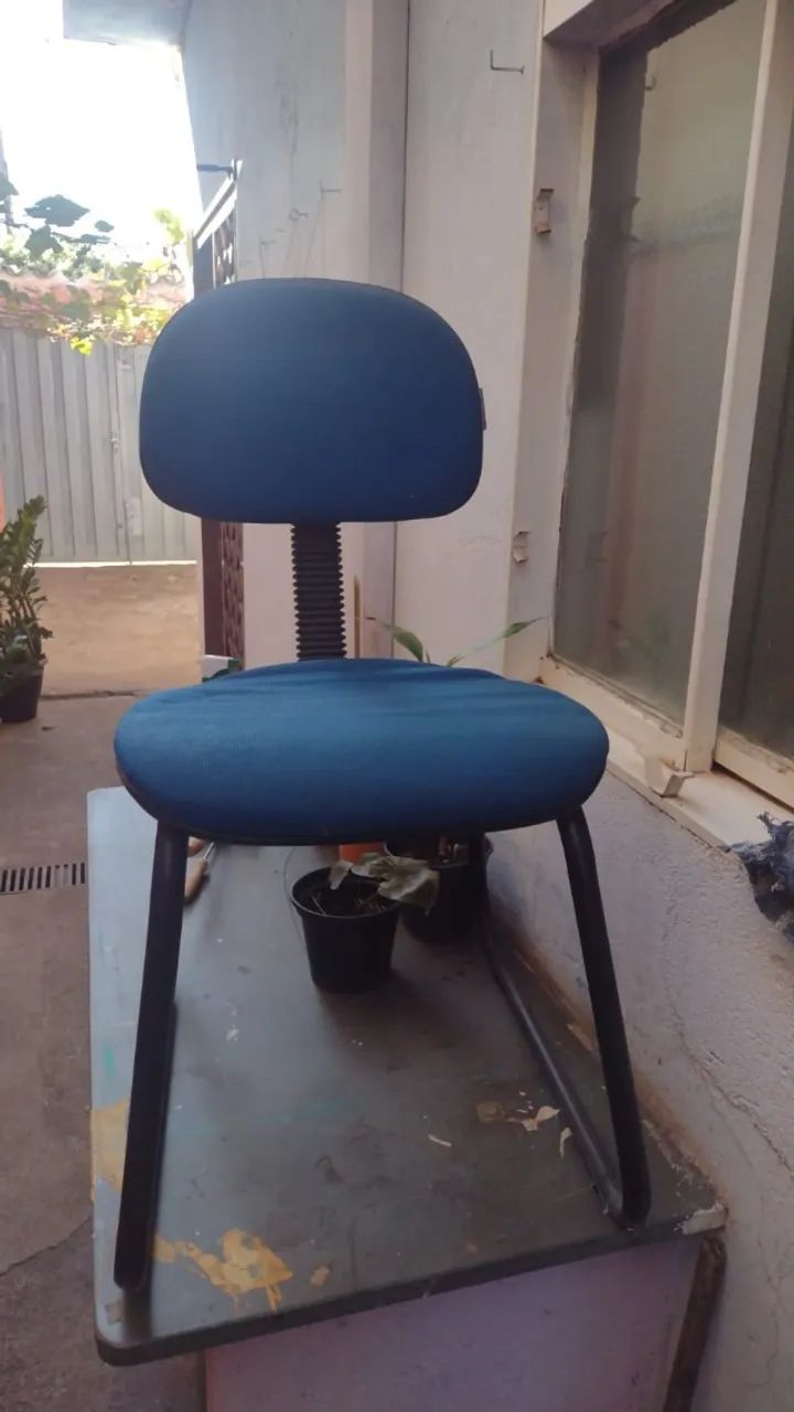 cadeira azul