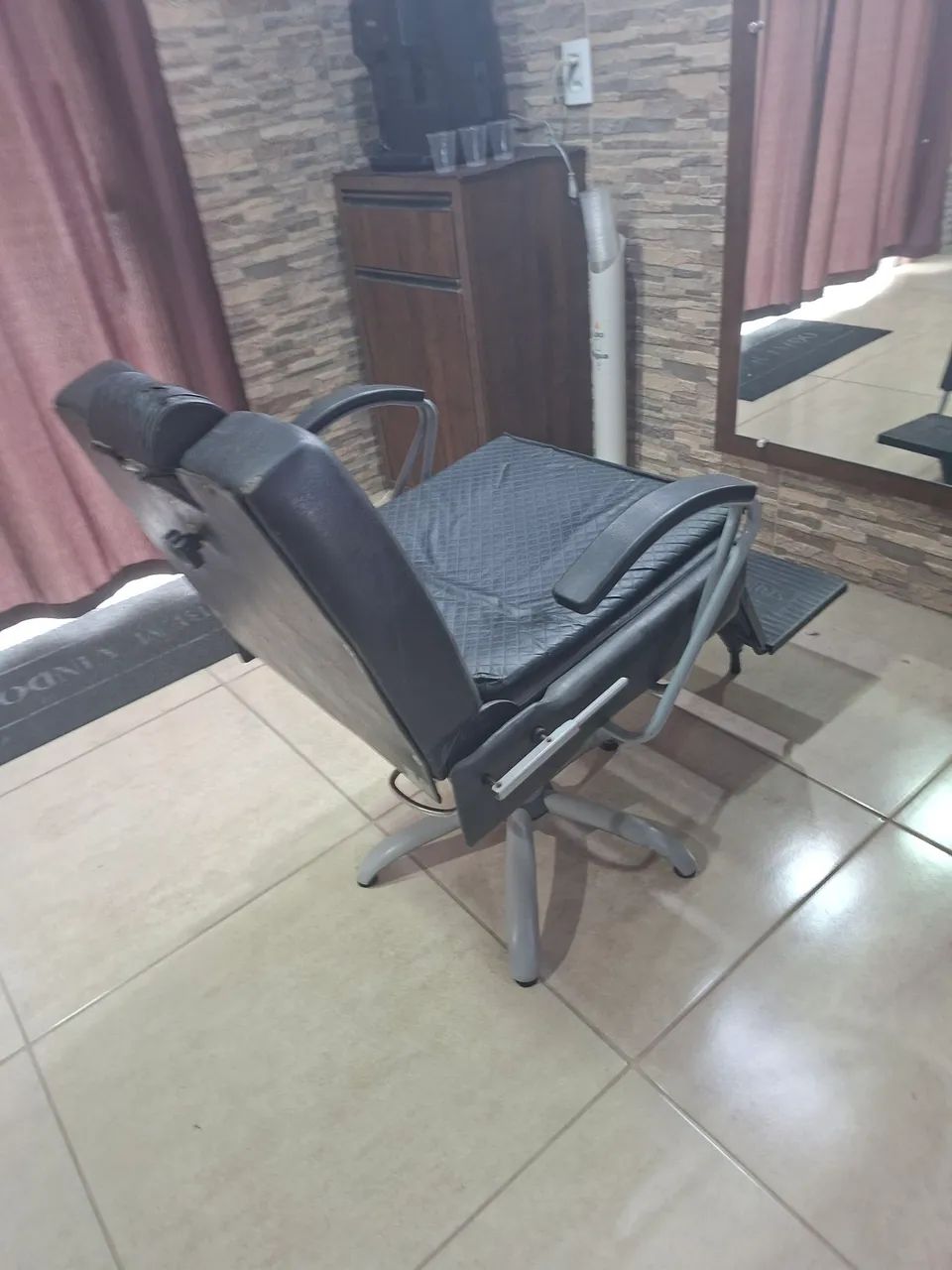 Uma cadeira de Barbeiro  - Foto 2