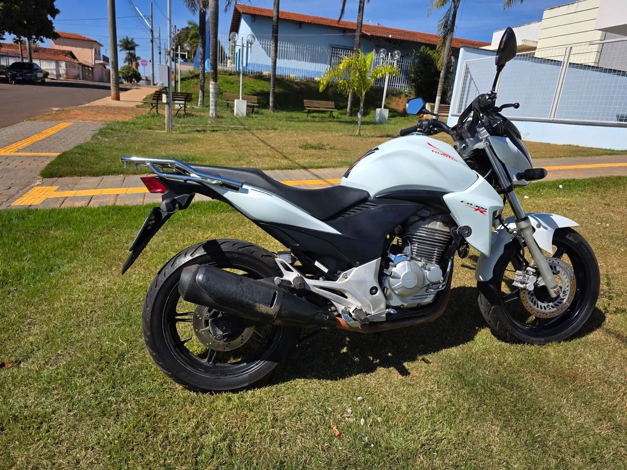 CB300R - Foto 3