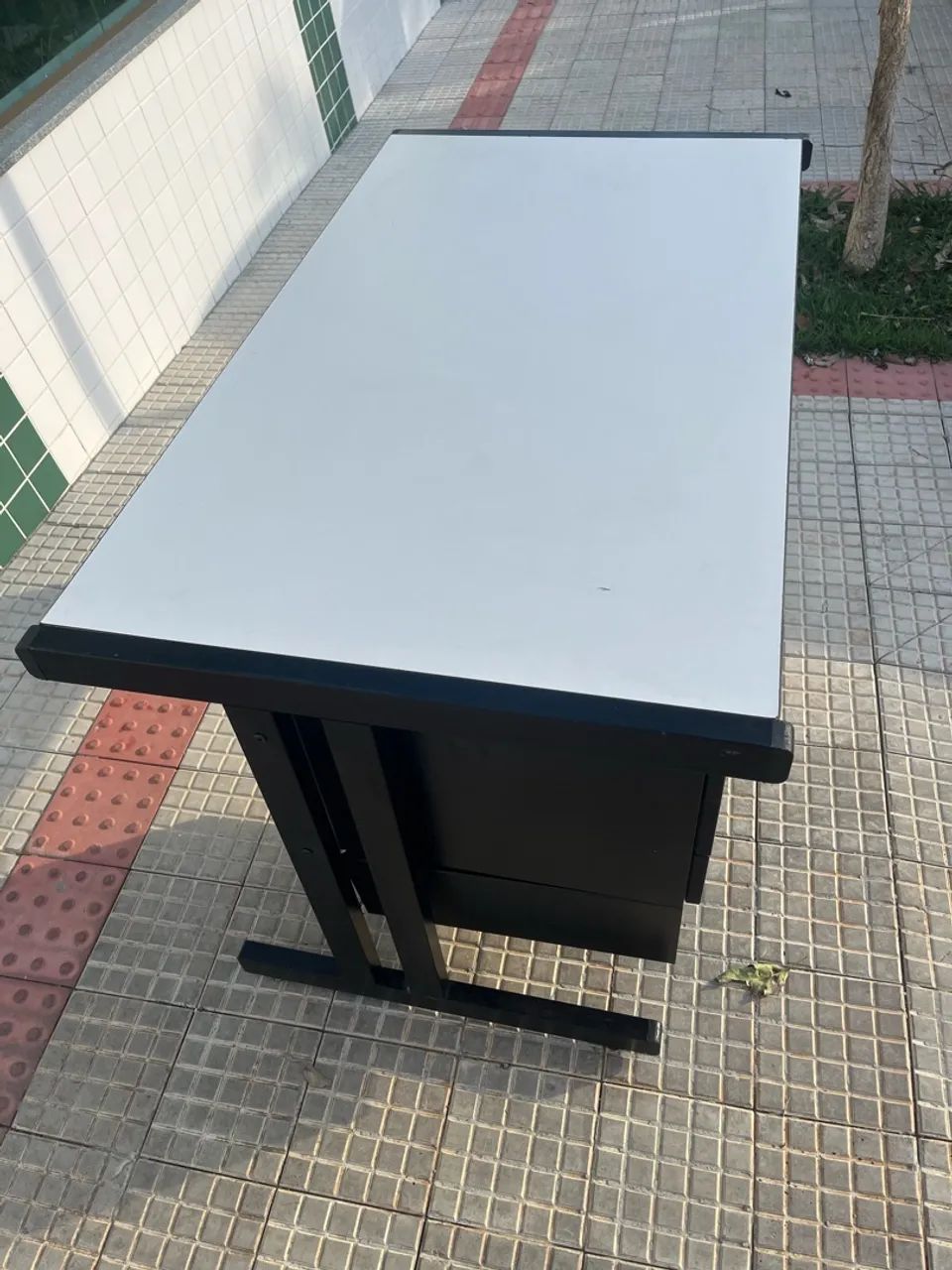 Mesa de escritório reforçada semi nova  - Foto 5