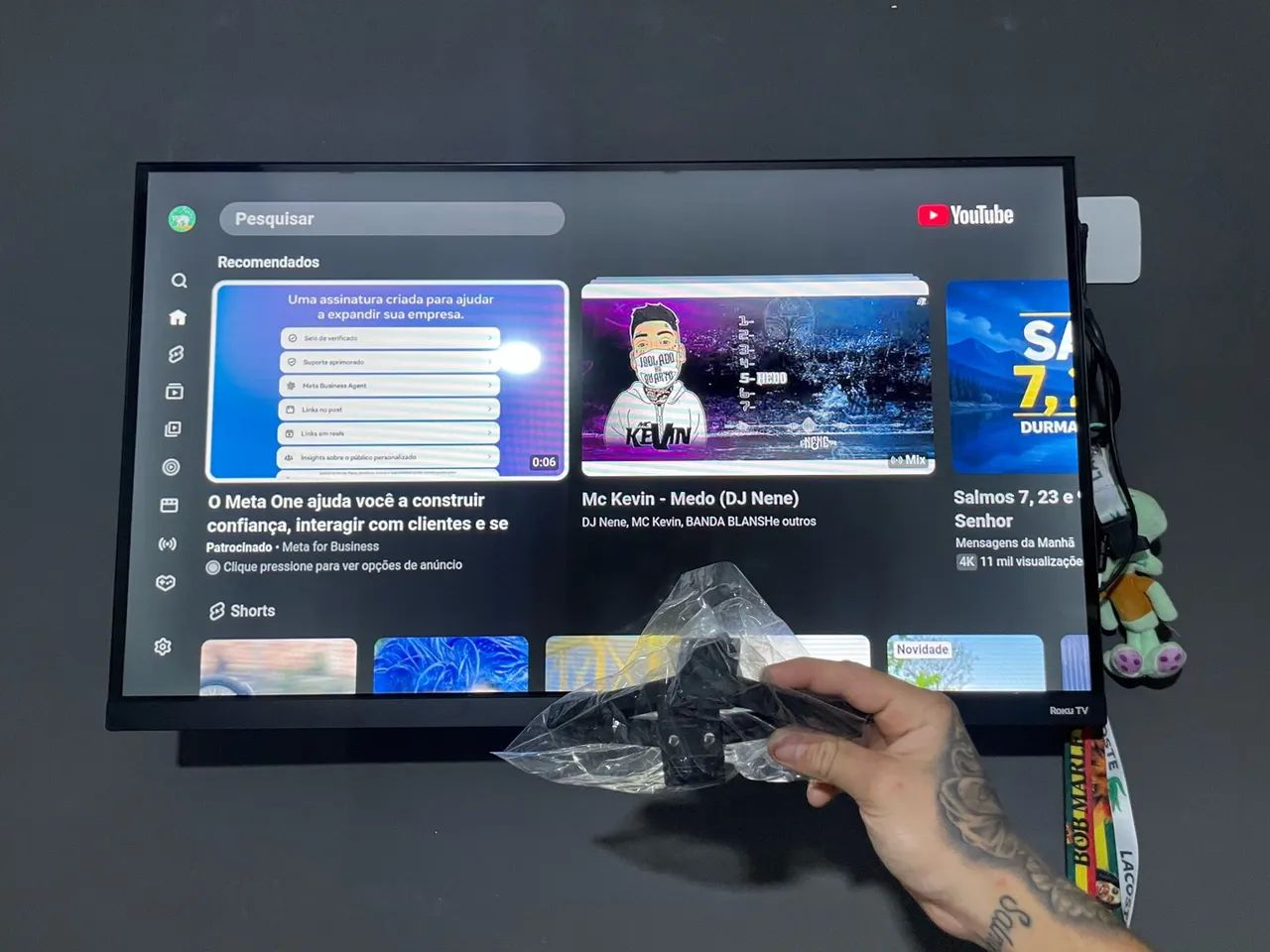 Tv smart roku pouco tempo de uso - Foto 2