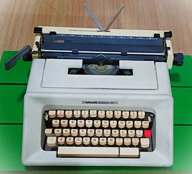 Máquina de Escrever Antiga Olivetti Studio 46 - Foto 4