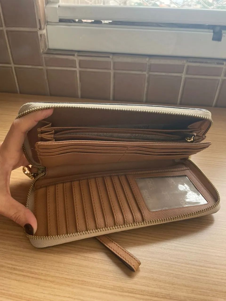 Carteira Michael Kors Original Divisões e Zíper  - Foto 4