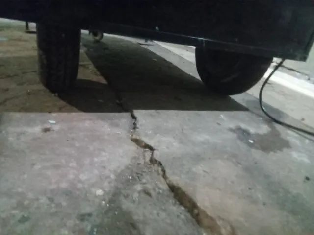 Carrinho Lanche com bancada dupla iluminaçao rodonas sup fixaçao estabilidade laterais bas - Foto 2