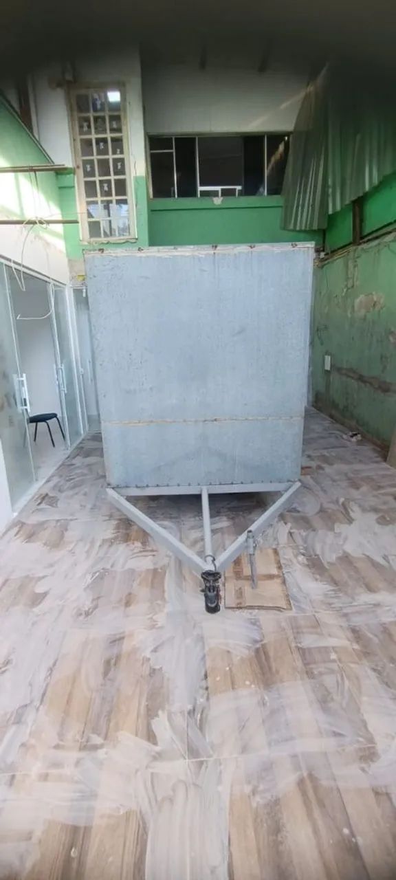 Carretinha reboque fechado bau van