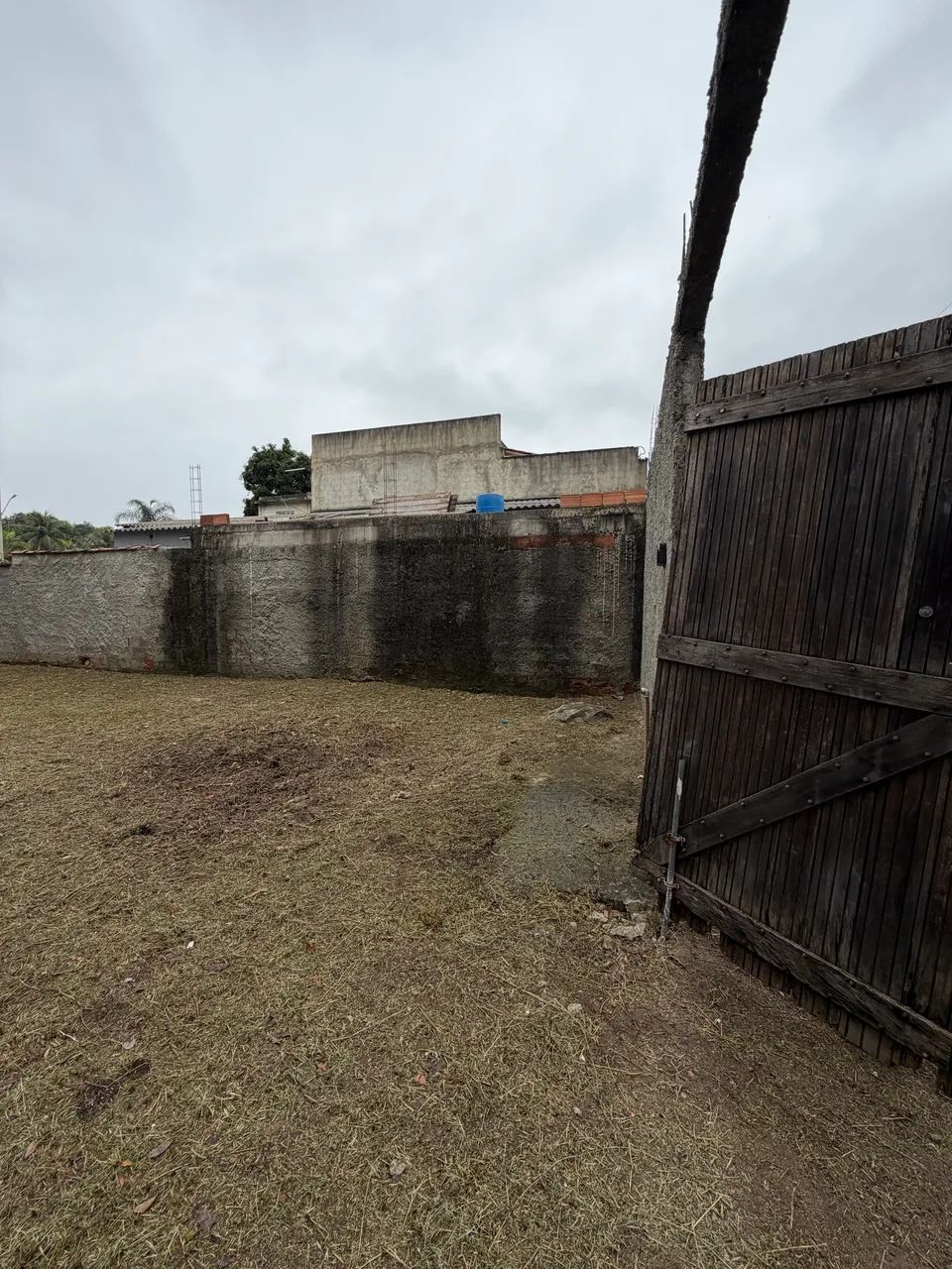 Vendo terreno! Na cabuçu de baixo 