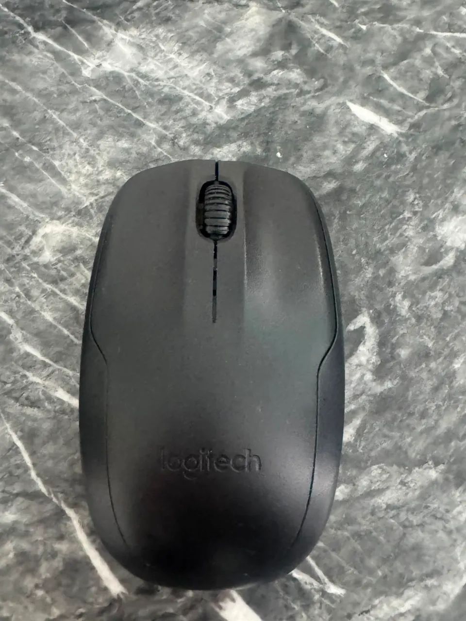 - Kit de Teclado e Mouse sem fio Logitech Mk235 Teclado grafite e mouse preto  - Foto 2