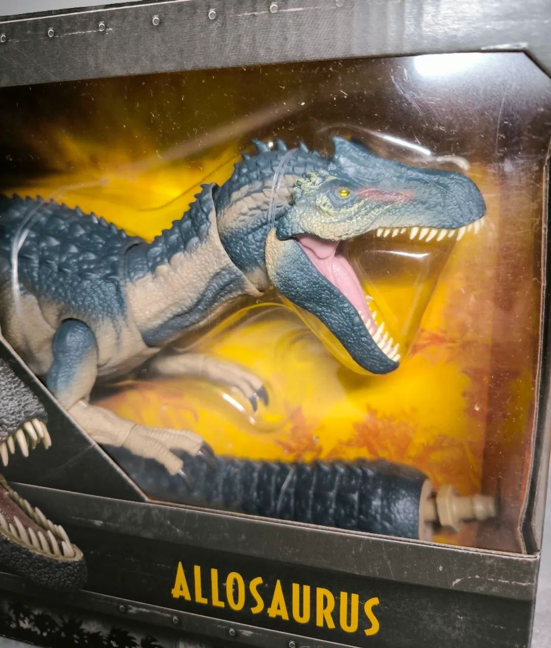Jurassic World Alossauro Hammond collection lacrado - Foto 4