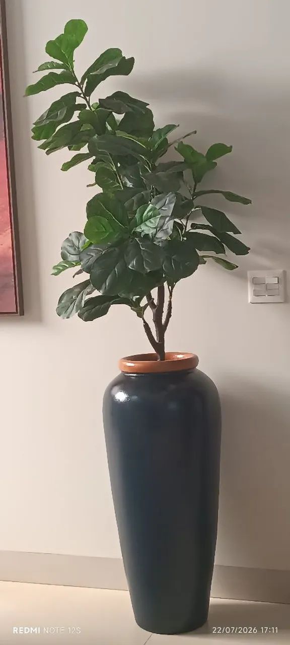 Vaso grande  com planta artificial  - Foto 3