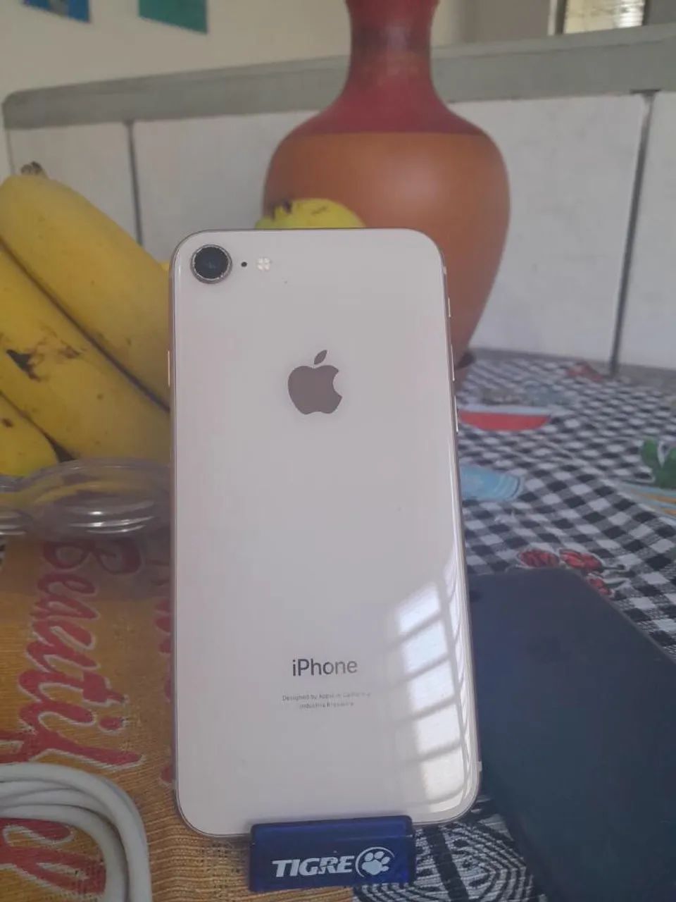 IPHONE 8