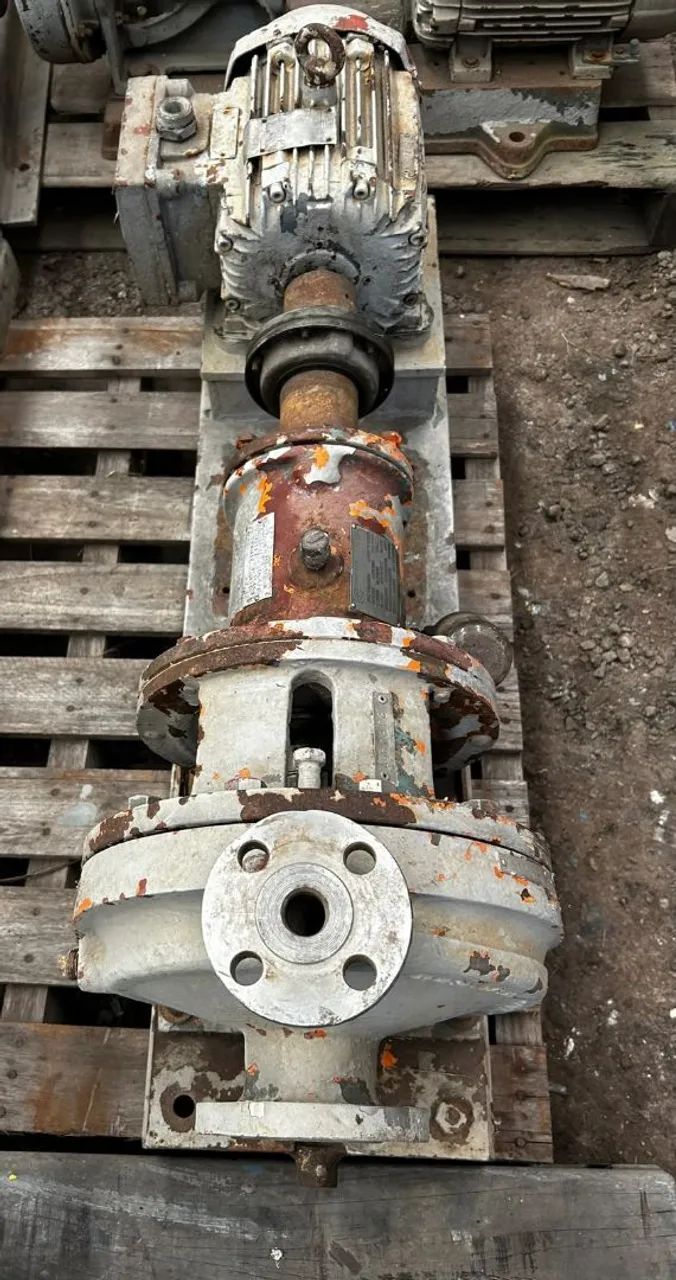 Bomba Centrífuga Canberra 3196 MT Hastelloy C com Motor 6 CV