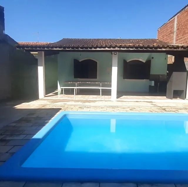 Casa  C/ Piscina e Churrasqueira