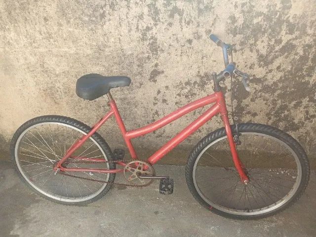 Bicicleta aro 26 andando 