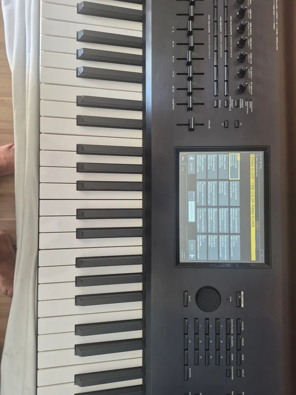 Teclado korg kronos