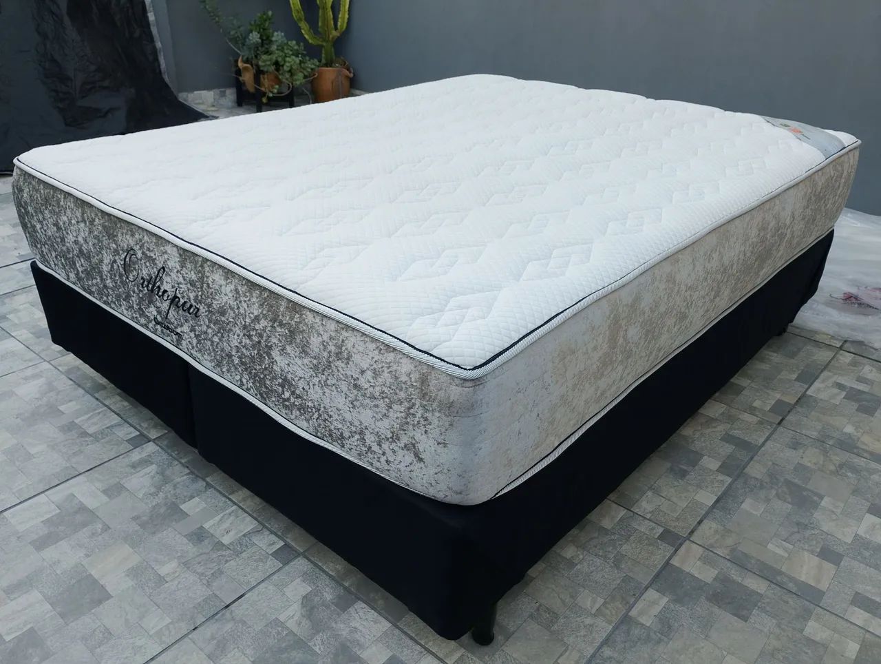 Excelente cama box queen size/COLCHÃO ORTHOPUR  - Foto 4