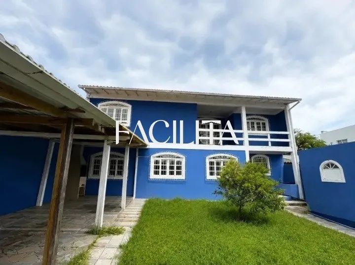 Casa com 3 suítes no bairro Barreiros, São José