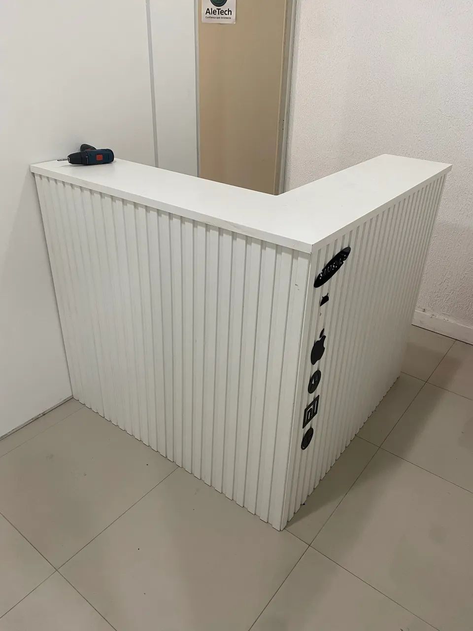 Balcão de atendimento em L branco  - Foto 2