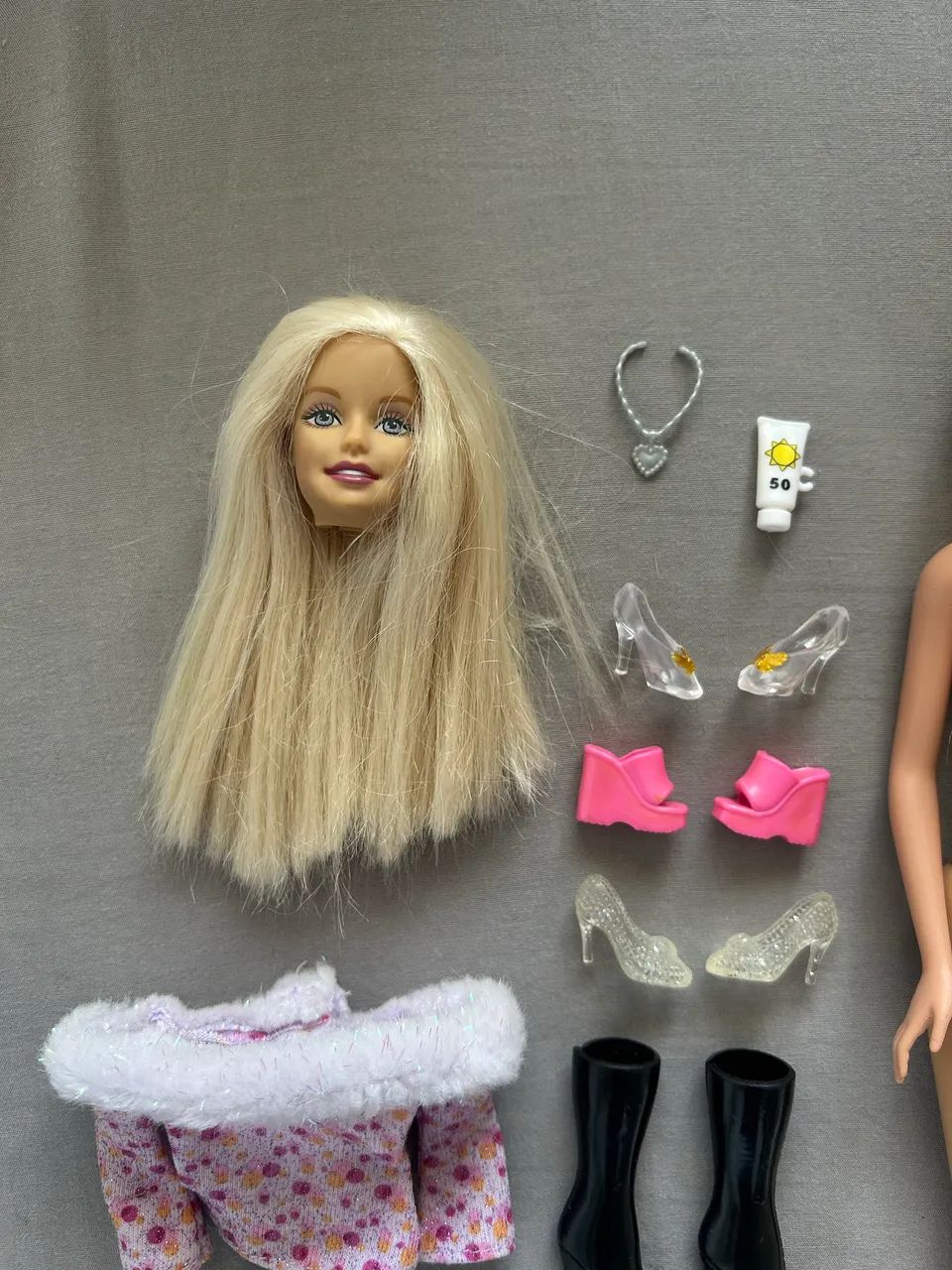 Lote bonecas e acessórios Barbie  - Foto 2