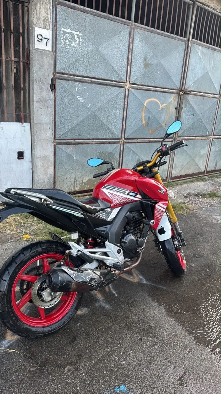 CB Twister 250