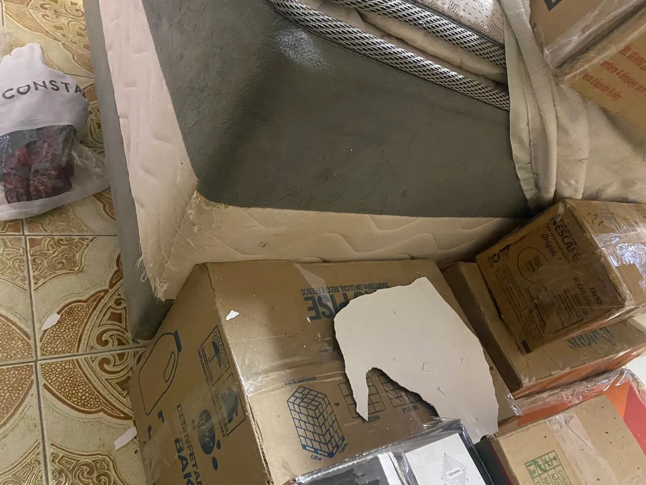 Vendo cama de solteiro  - Foto 4