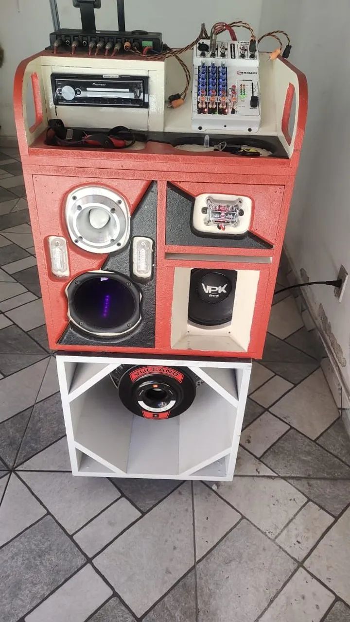 Speaker box440255358446479361
