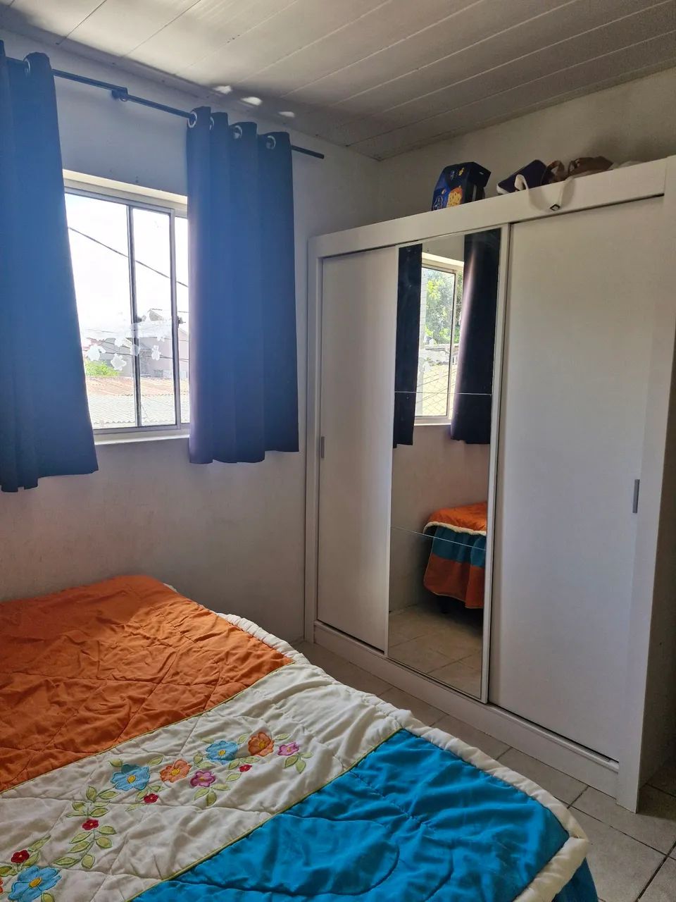 Aluga se um quarto 