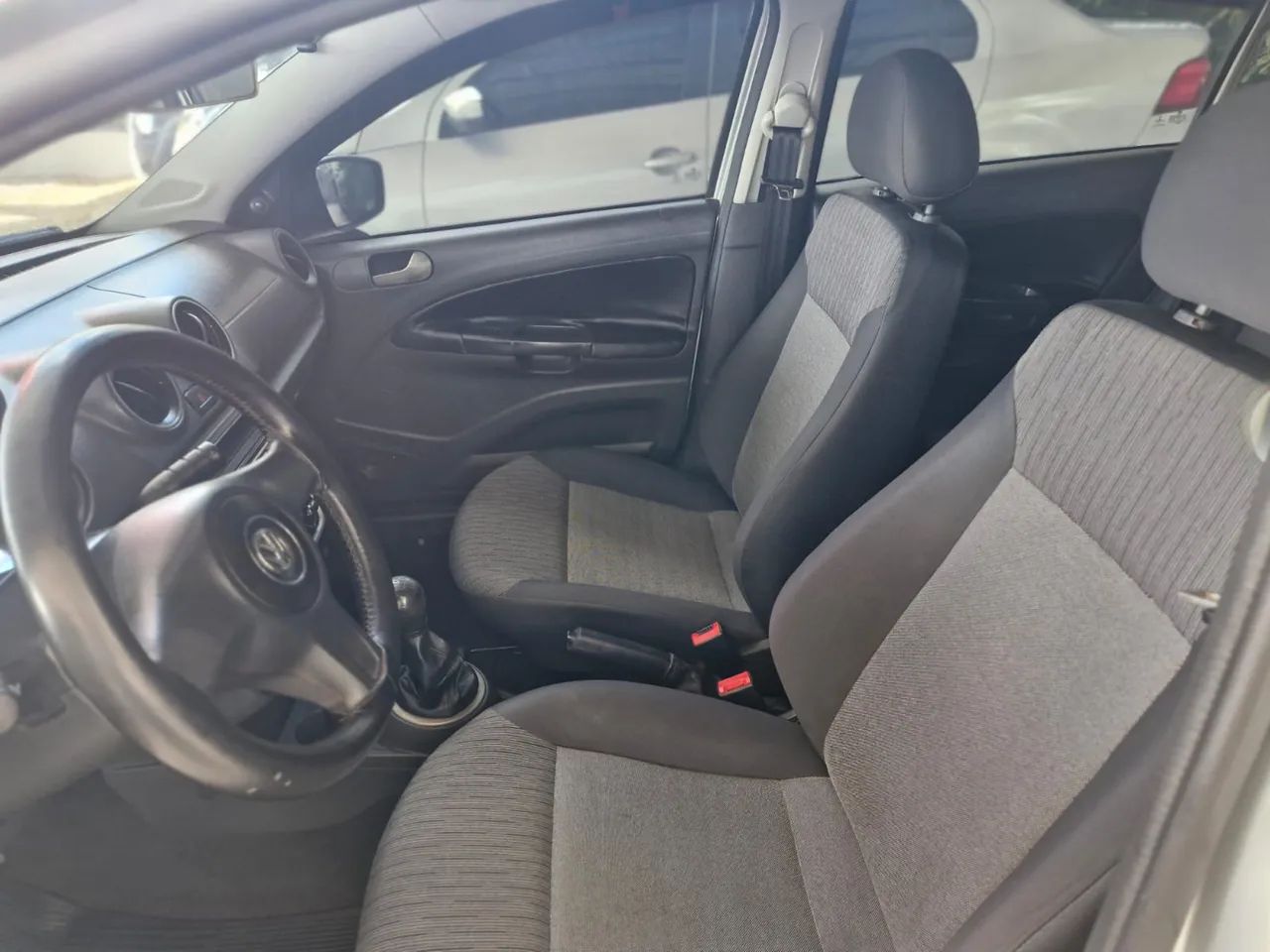 Volkswagen Gol (novo) 1.0 MI Total Flex 8V 4P 2014 - Foto 10
