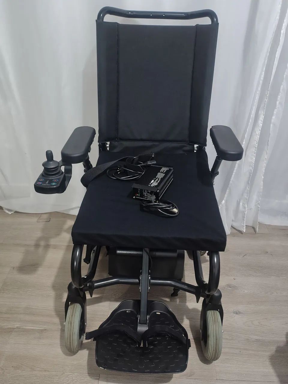 Cadeira de rodas motorizada OTTOBOCK 