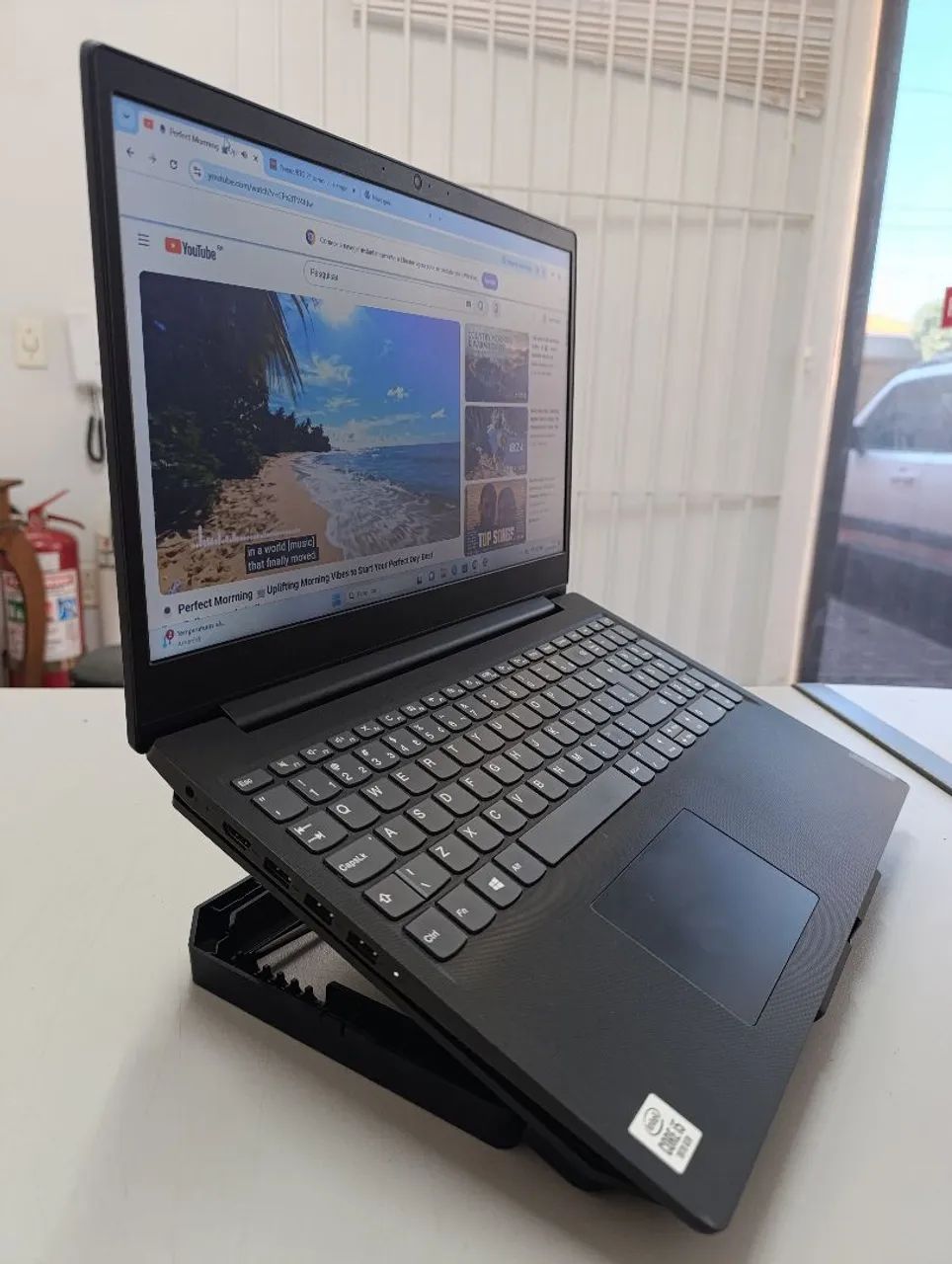 Notebook Lenovo i5 10th SSD bateria nova - Foto 3