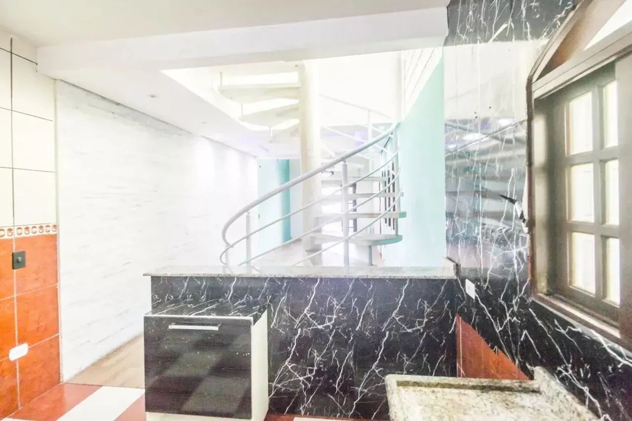 Casa em condomínio com 3 dormitórios, 2 banheiros, churrasqueira na varanda, cozinha ameri - Foto 4