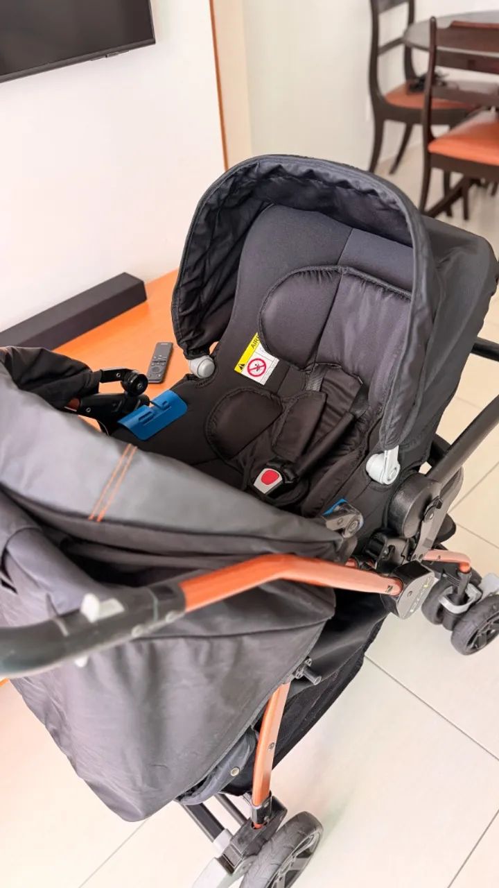 Carrinho de bebe Burigotto reversível com bebe conforto  - Foto 5