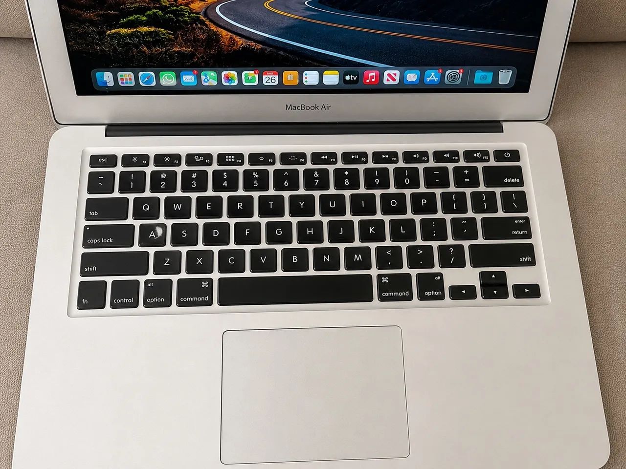 MacBook Air 8GB RAM | i5 | 128GB - Foto 3