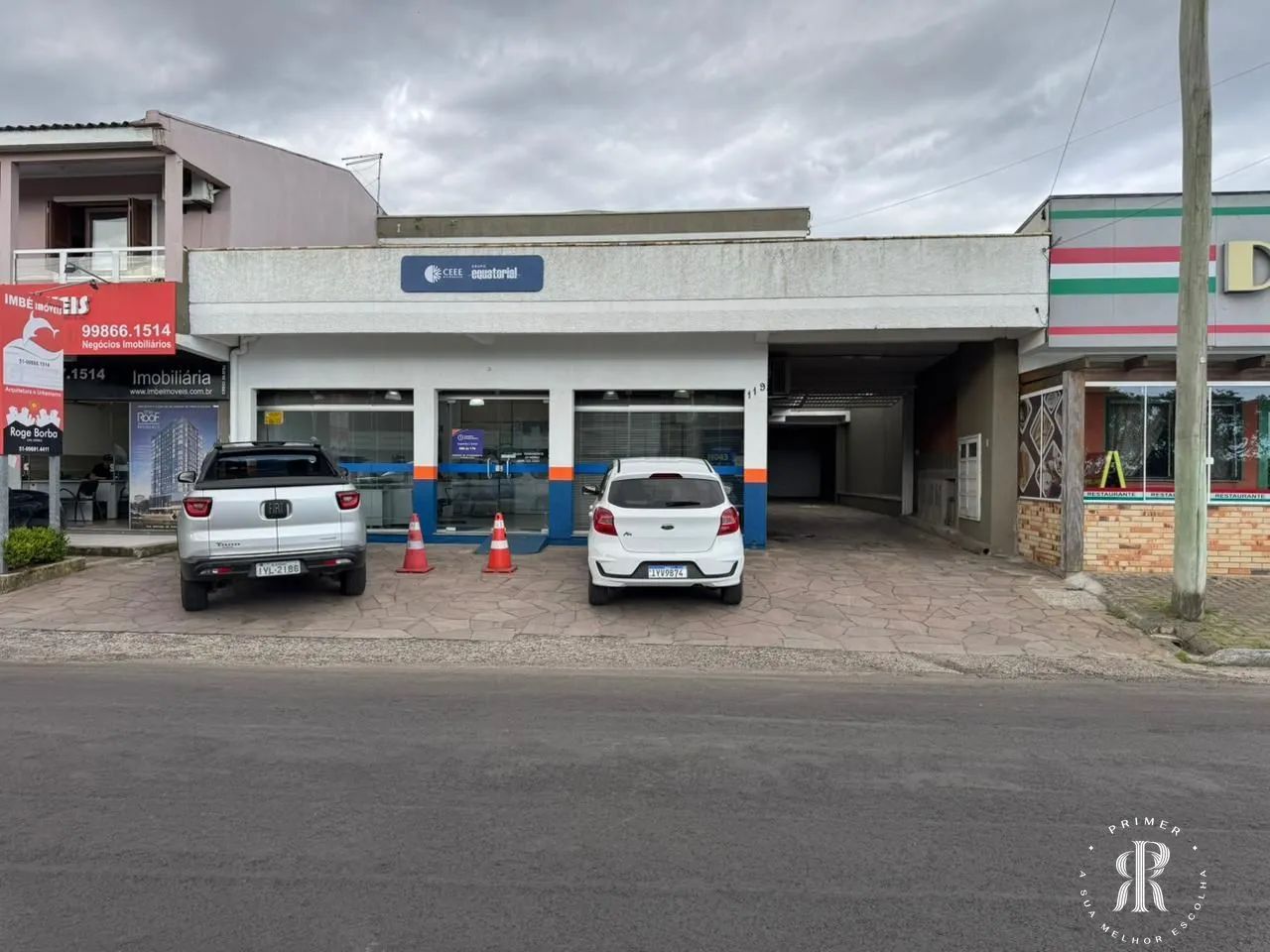 Prédio comercial e residencial