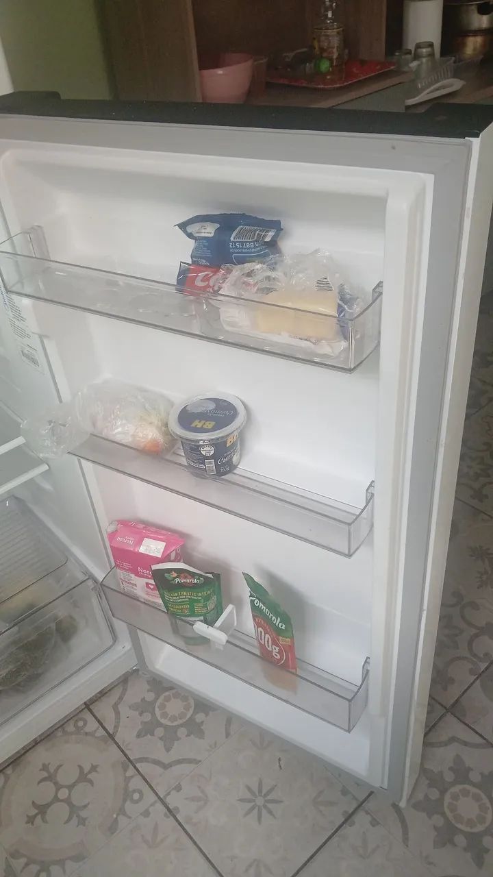 Geladeira com 3 meses de uso nova - Foto 2