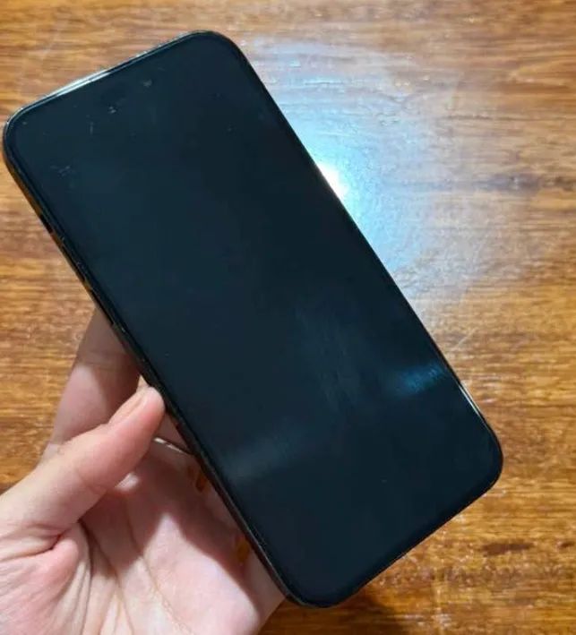 iPhone 14 Pro Max pega outro iPhone com volta  - Foto 3