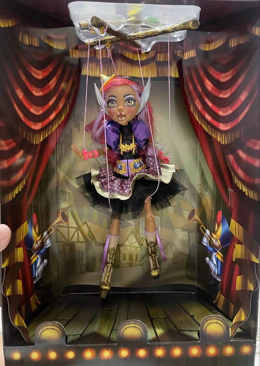 Ever After High Cedar SDCC