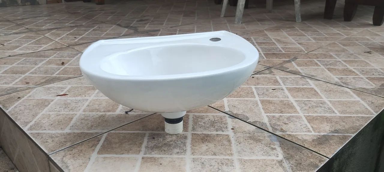 VENDO PIA SUSPENSA SEMI NOVA - R$ 60,00 - Foto 4