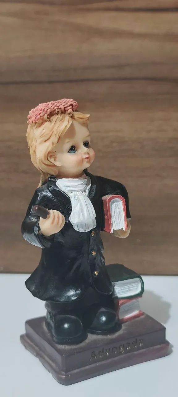 Bibelô Decorativo Advogada em Resina 10 cm - Foto 4