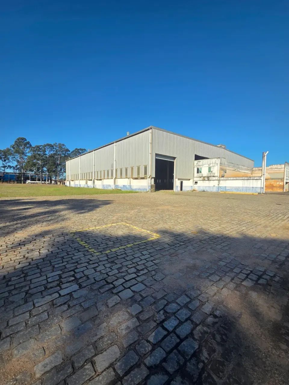 ALugo Galpão com 3000m2 e área offshore em Macaé no Parque de Tubos - Foto 4