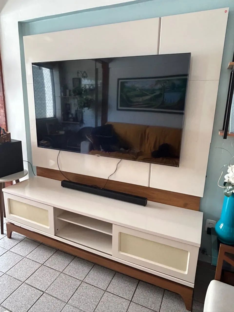 Rack com Painel para TV Branco e Madeira - Ótimo Estado