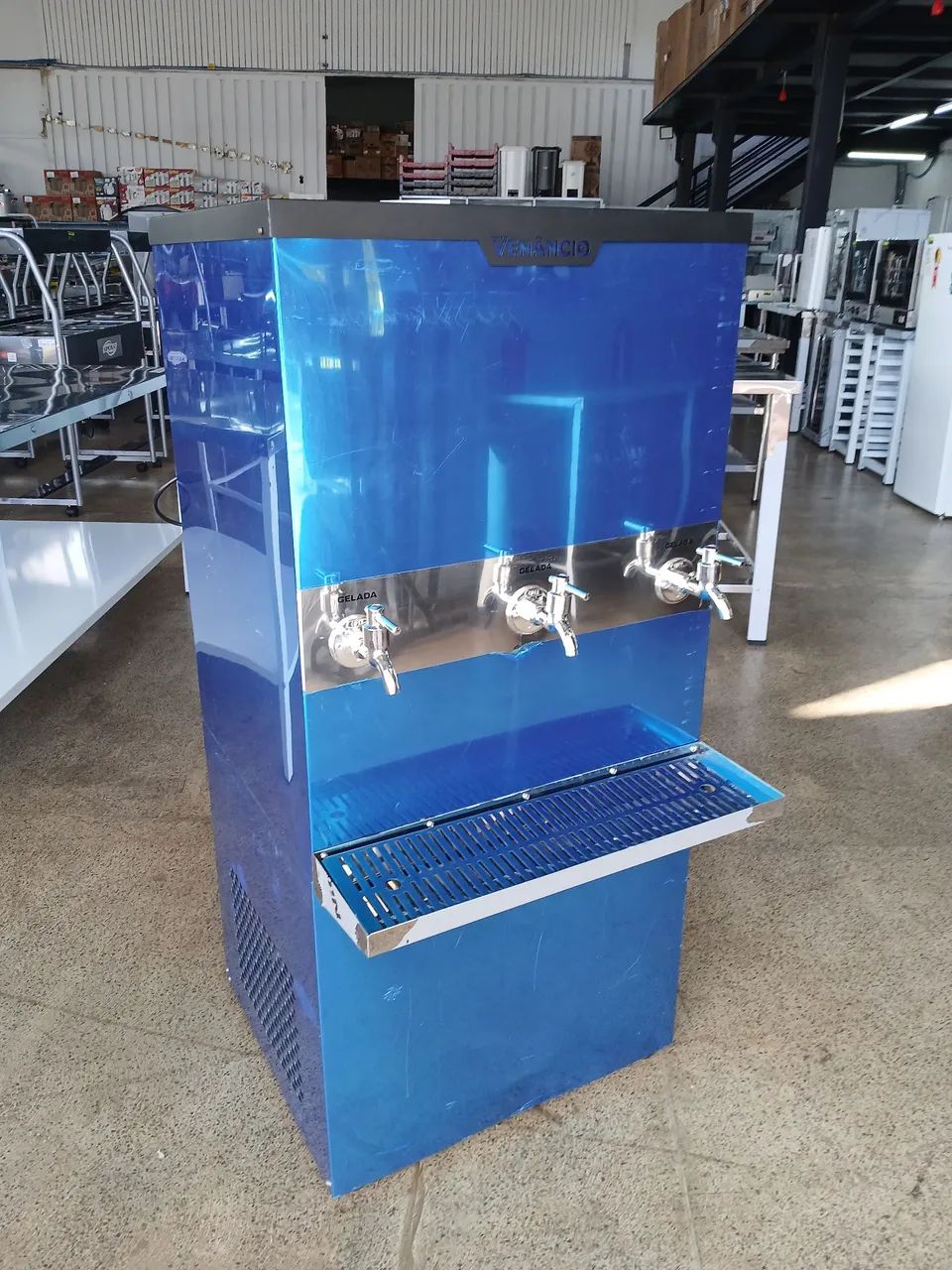 Bebedouro Refrigerado 100 Litros 220v Venâncio