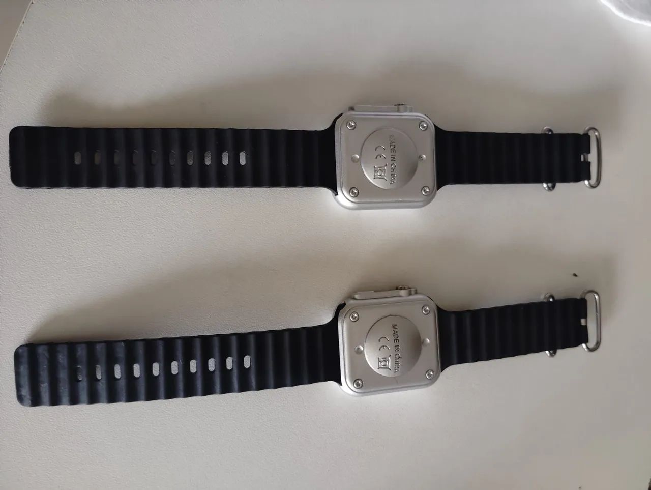 2 smartwatches estilo Ultra com caixa prateada - Foto 3