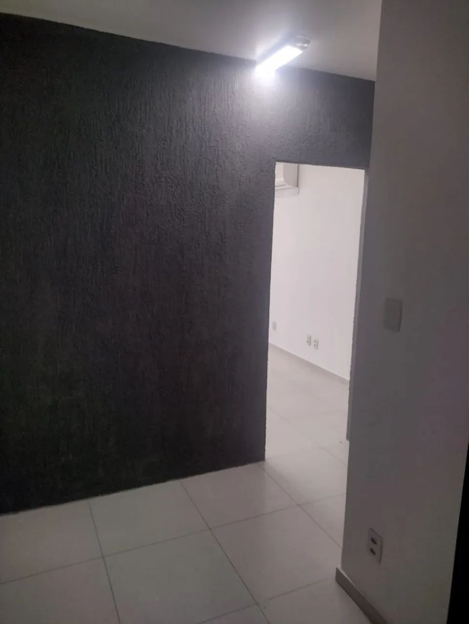 Alugo sala comercial,Edf. Empresarial Tancredo Neves  - Foto 4