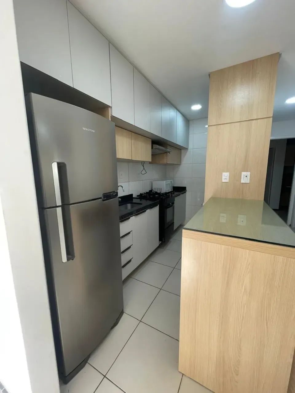 ALUGO APARTAMENTO MOBILIADO COM 2/4 e 2 vagas - Foto 2