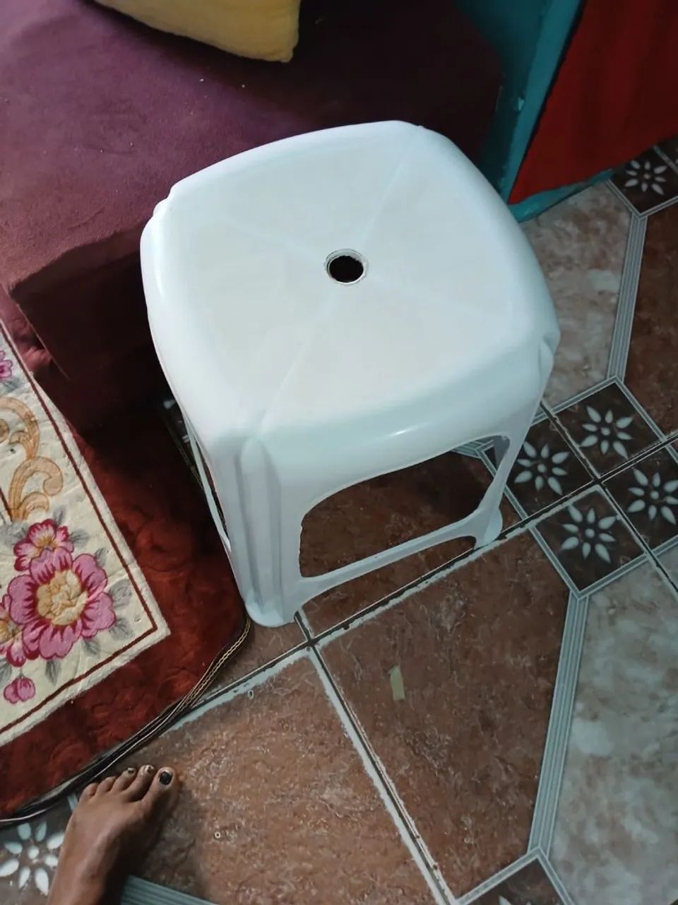 Banco branco pra sentar